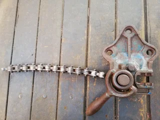 Vintage Record Pipe Vise (Price Includes Postage)