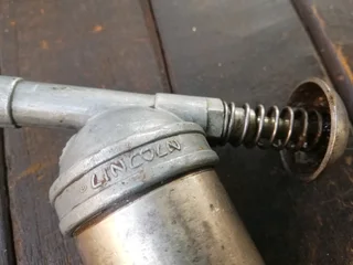 Lincoln Grease Gun (Price Includes Postage)
