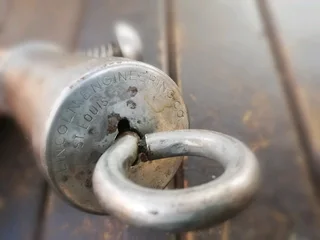 Lincoln Grease Gun (Price Includes Postage)