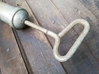 Vintage Grease Gun Tool (Price Includes Postage)