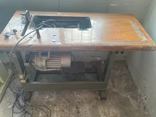 Industrial Sewing Machine Table With Motor – Solid Metal Frame