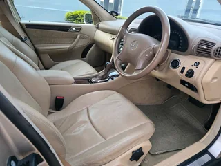 2001 Mercedes c240 V6 Auto