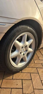 2001 Mercedes c240 V6 Auto