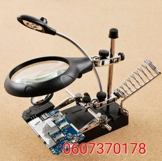 Magnifying Lamp with Helping Hands Tool (Brand New)  ⭐️⭐️⭐️⭐️⭐️