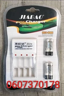 Rechargeable AAA Batteries with Battery Charger - Battery Charger with 4 Pieces AAA (Brand New)
