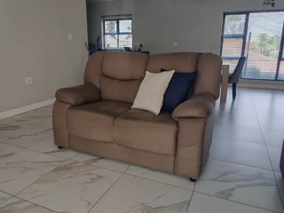 Grafton Everest lounge suite