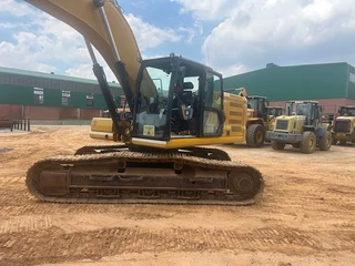 2023 Caterpillar 333 Excavator with 2,6 Cubic Meter GP Bucket