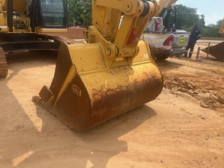 2023 Caterpillar 333 Excavator with 2,6 Cubic Meter GP Bucket