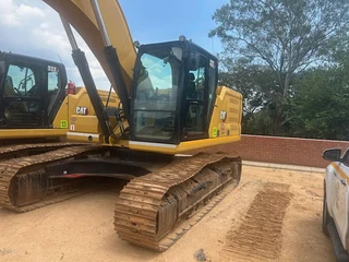 2023 Caterpillar 333 Excavator with 2,6 Cubic Meter GP Bucket