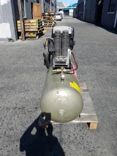 Heavy-duty Key start 250 Ltr Petrol Belt Driver Air Compressors for Sale