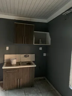 Room Available in Birchleigh North