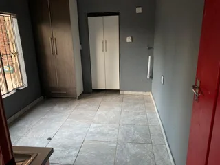 Room Available in Birchleigh North