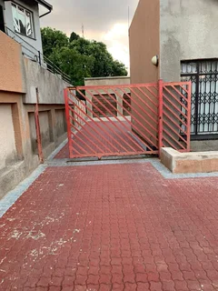 Room Available in Birchleigh North