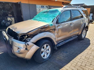 Toyota Fortuner D4D 4lt V6 (1GR) Breaking For Parts &#64; Aweh Auto Spares!