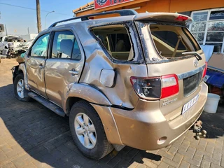Toyota Fortuner D4D 4lt V6 (1GR) Breaking For Parts &#64; Aweh Auto Spares!