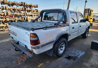 Isuzu KB320 V6 (6VD1) 4x4 Breaking For Parts At Aweh Auto Spares!