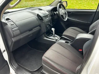 2022 Isuzu 250 D-Max, HO, Double Cab, Automatic.