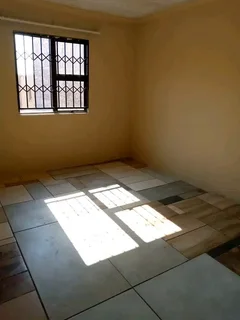 Back Rooms immediately available to rent in Rockville/Molapo for 2026 from R1100 call now 0697910808