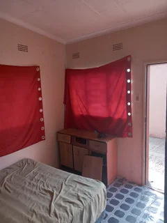 Back Rooms immediately available to rent in Rockville/Molapo for 2026 from R1100 call now 0697910808
