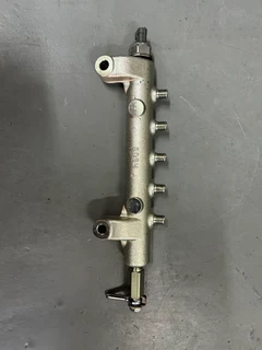 Nissan NP300 2.5TD (YD25) Common Rail / Fuel Rail For Sale!!!