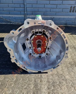 Toyota Hilux 4Y Gearbox For Sale!!!