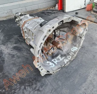 Toyota Hilux 2.7i (3RZ) 4x2 Manual Gearbox For Sale!