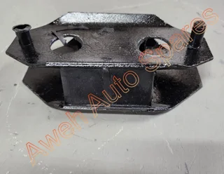 Mahindra Bolero / Scorpio 2.5 / 2.6 4x2 Manual gearbox Mounting For Sale!