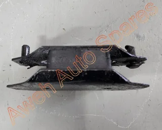 Mahindra Bolero / Scorpio 2.5 / 2.6 4x2 Manual gearbox Mounting For Sale!