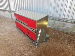 Large chicken nesting box