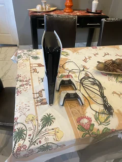 PlayStation 5 (2TB) + 2 Controllers