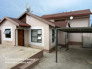  Bachelor room for rent in Allandale