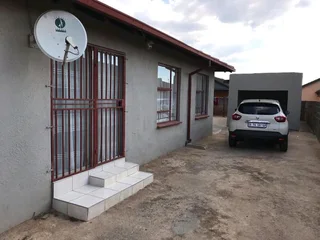  House for rent in Birch Acres