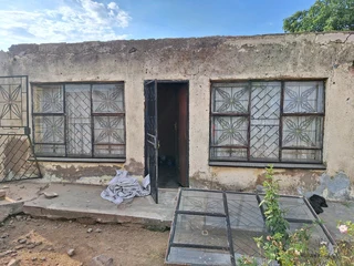 Big Stand for sale in Winterveld 30x40m