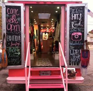 Retail-Pop Up Display Mobile Solutions