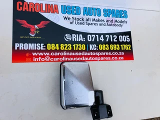 Toyota Land Cruiser 76/79 right side manual mirror housing (No glass)