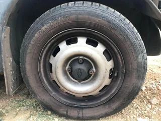 Chevrolet  Corsa Gamma stripping for parts only (manual)