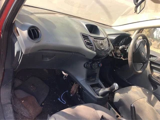 Ford Fiesta hatchback stripping for parts (rusty)