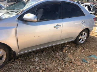 Kia Cerato sedan for stripping parts only