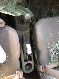 Toyota Yaris zen for stripping parts (white)