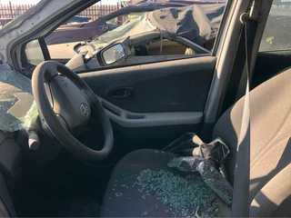 Toyota Yaris zen for stripping parts (white)