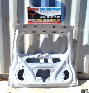 Mitsubishi Pajero Sport tailgate