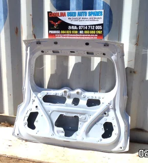 Mitsubishi Pajero Sport tailgate