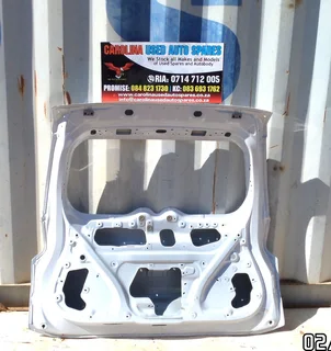 Mitsubishi Pajero Sport tailgate