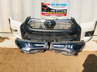 Toyota Hilux Legend RS front bumper with left and right side LED headlight