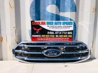 Ford Everest chrome radiator grill (badge)