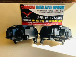 Jeep Cherokee SRT left and right side xenon headlights