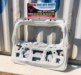 Toyota Urban Cruiser XS tailgate