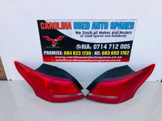 Ford Focus left and right side outer taillight (sedan)