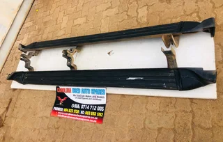 Isuzu D-max left and right side steps (set)