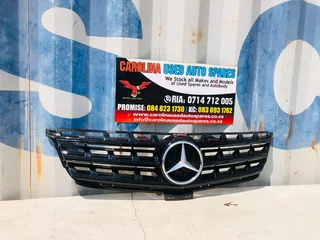 Mercedes Benz W166 ML black radiator grill (badge)